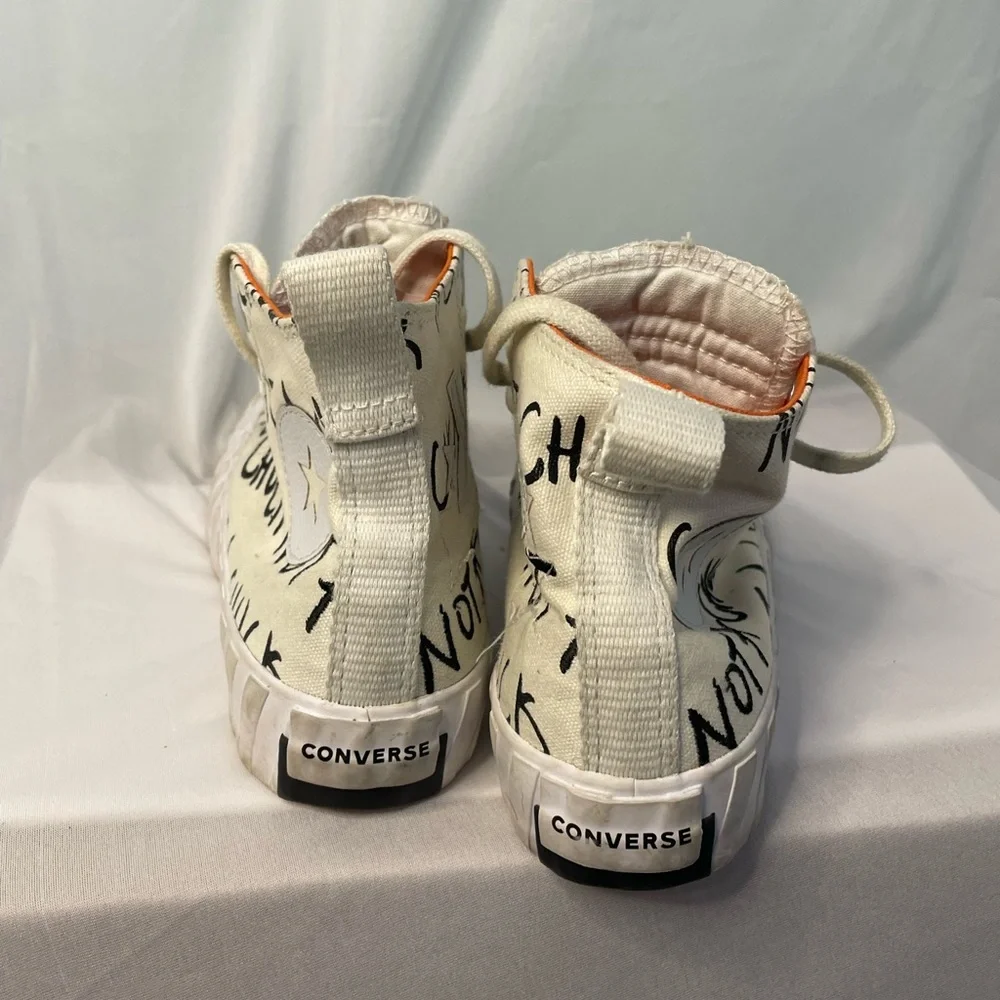 Chuck Not Chuck Converse kids size 5‎